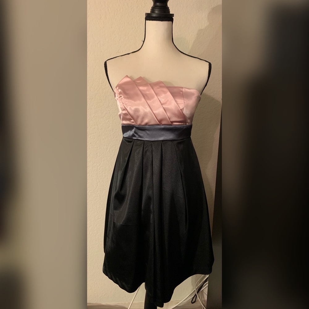 Juniors’ IZ Byer strapless dress